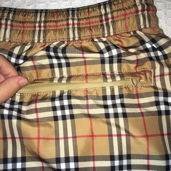❣️ SOLD MEN’S BURBERRY Swim Trunks/Shorts Sz Med - Picture 4 of 8